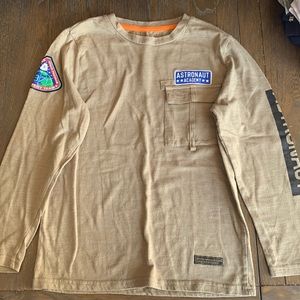 Buzz aldrin Nasa, Tan swetshirt size M for boys